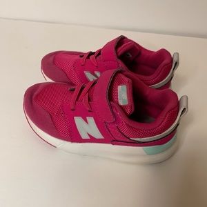 New Balance Girls Sneaker